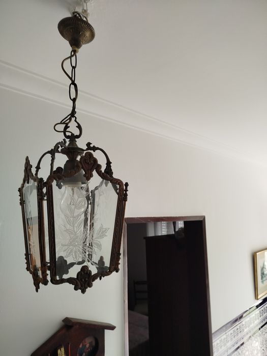 Candeeiro de teto tipo lanterna