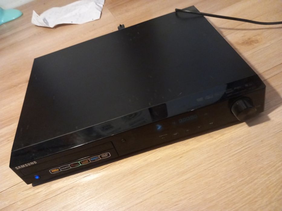 Amplituner z odtwarzaczem DVD do kina domowego Samsung