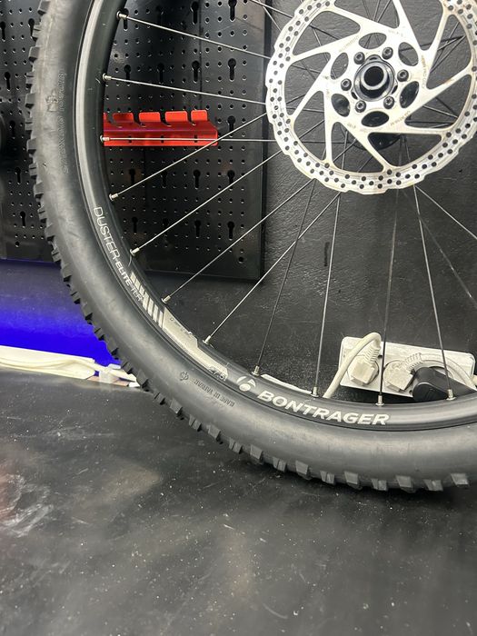 Koło bontrager 27.5 przód 110x15