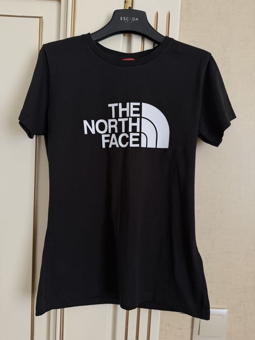 Футболка The North Face