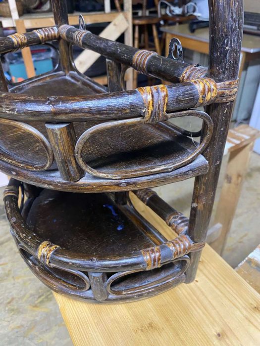 Półka rattanowa retro.