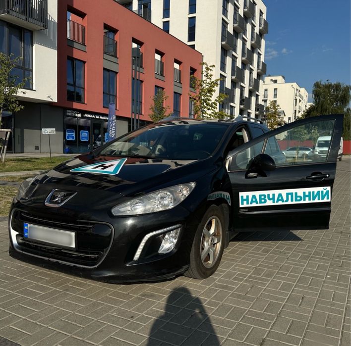 Автошкола Hygge Autoschool. Львів. Курси водіння. Практичні заняття