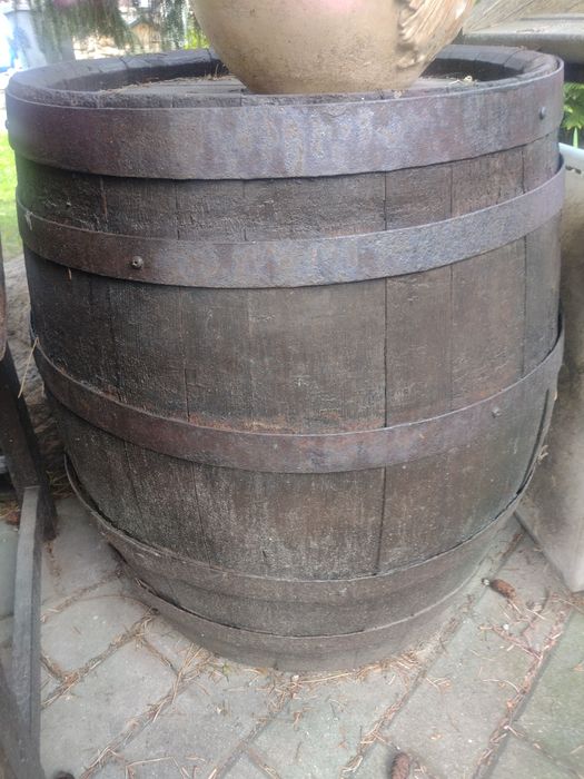 Stara Browarna beczka z pipa, pompą