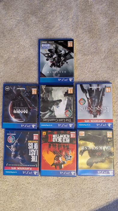 Ps4 com comando original e jogos