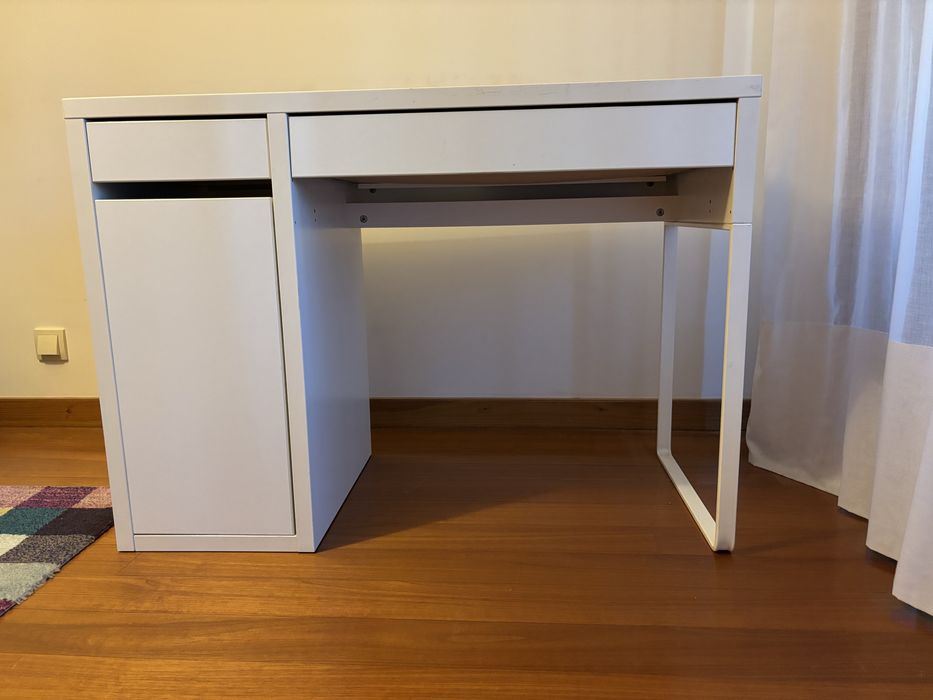 Secreatria Micke Ikea branca