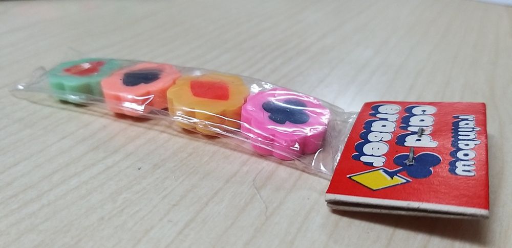 Borrachas naipes de cartas.