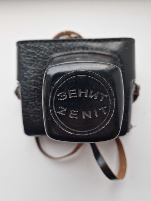 Фотоапарати плівкові Elicon та ZENIT-Е