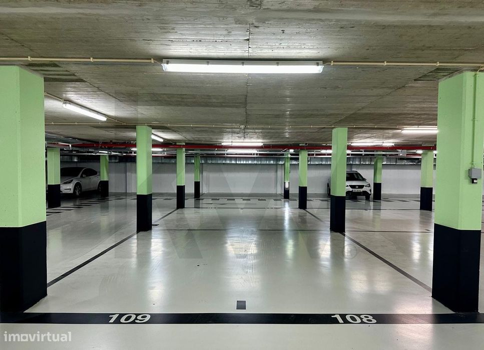 Venda de Lugares de Garagem no Centro de Lagos
