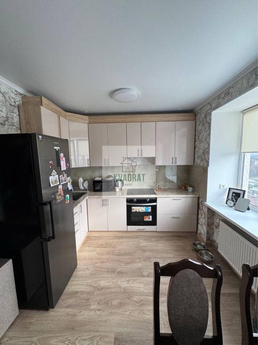 Продам затишну 2- кімнатну квартиру з меблями та технікою у новому буд