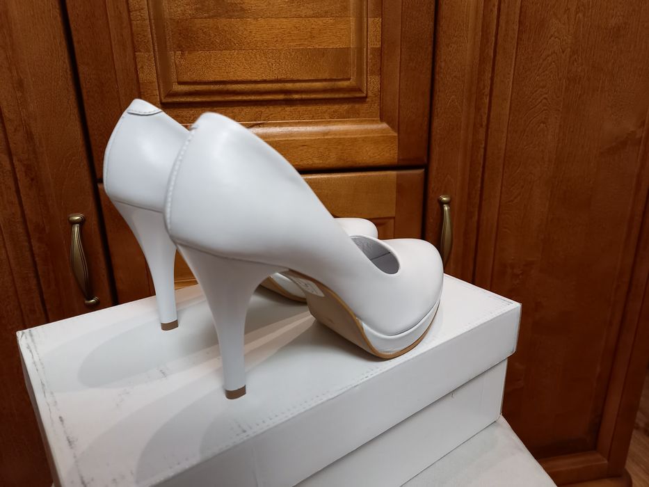 Buty ślubne białe, wizytowe, czółenka rozm. 35, 40