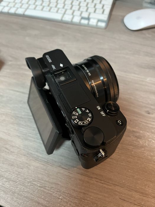 Sony A6300 + 16-50mm (bolsa e baterias)