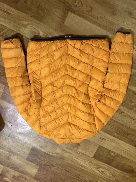 Класна куртка жіноча