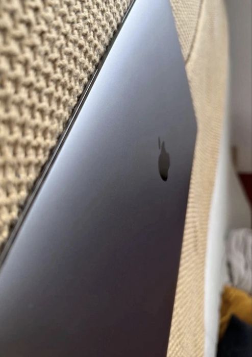 Macbook Air M1 8GB RAM 512 GB dysk