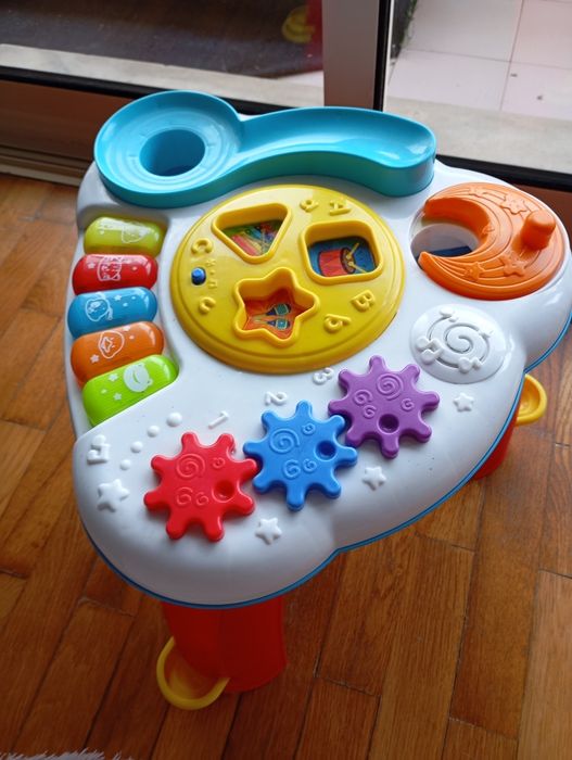 Mesa de piano de bebé