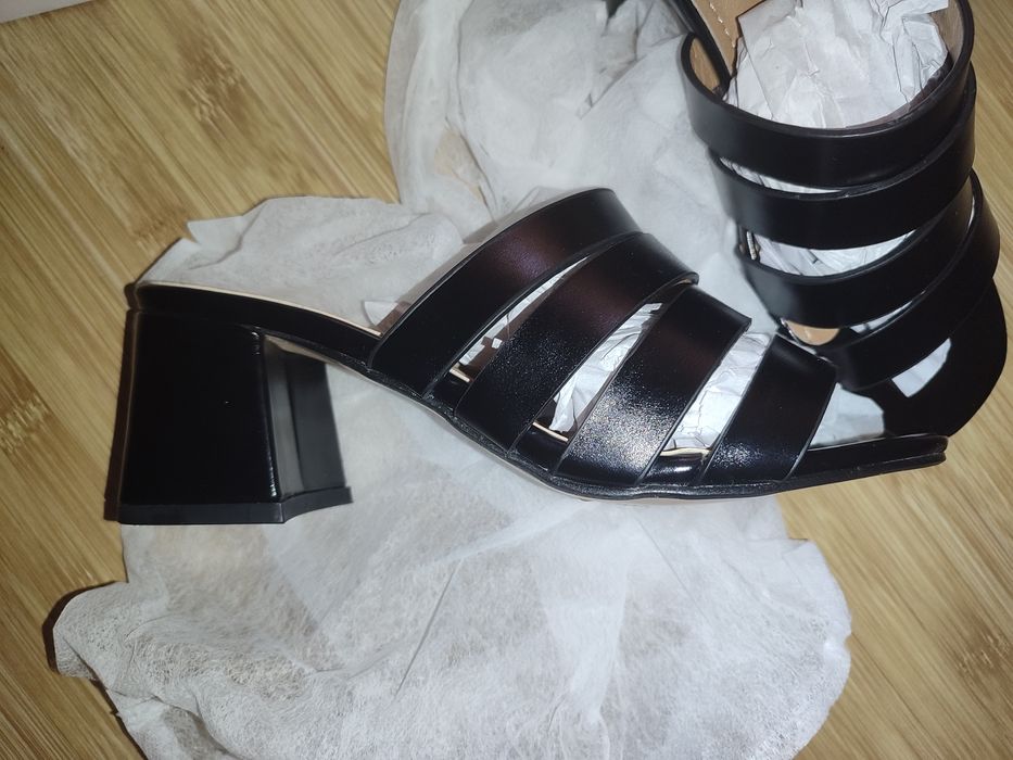 Шльопанці жіночі