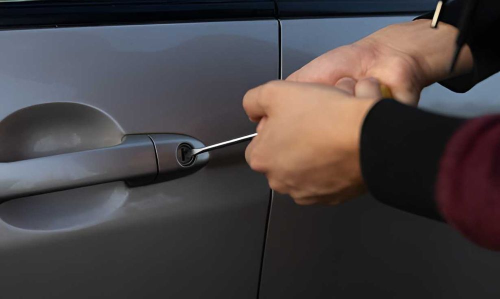 Відкриття дверей Київ, при втраті ключів без поломки, вскриття авто