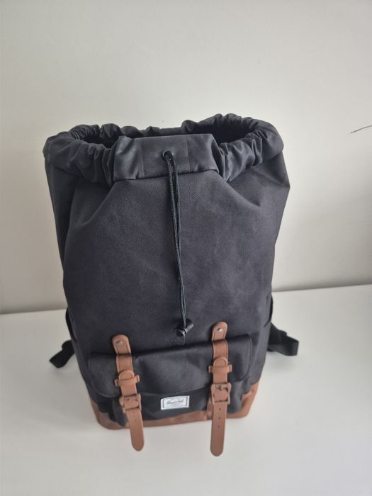 Mochila Herschel Little America – Preta e Castanha
