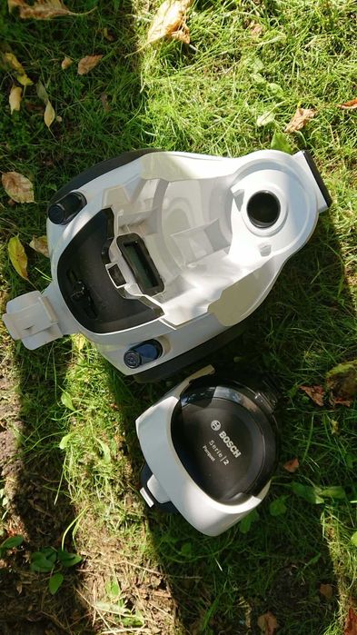 Odkurzacz bez workowy Bosch 700 W -