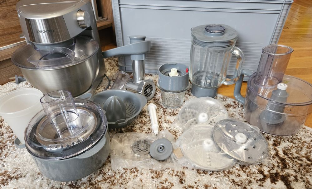 Wielofunkcyjny robot kuchenny Kenwood KHC29A.