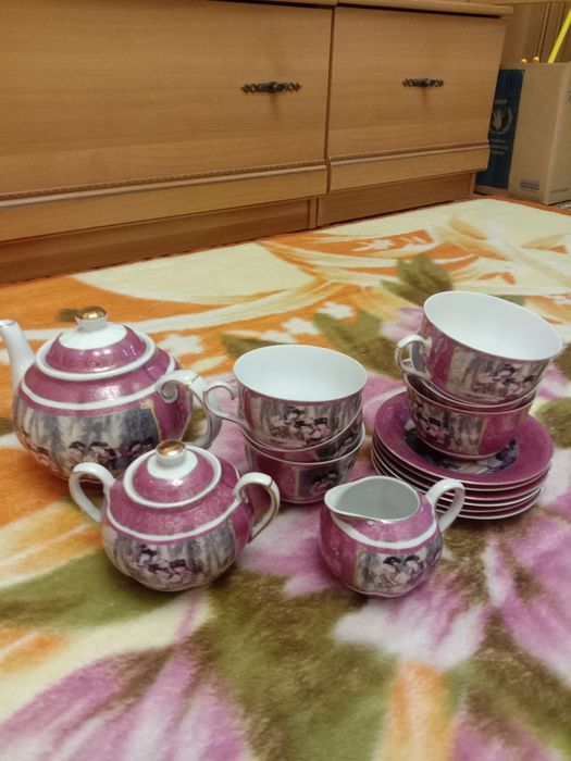 Продам сервиз чайный