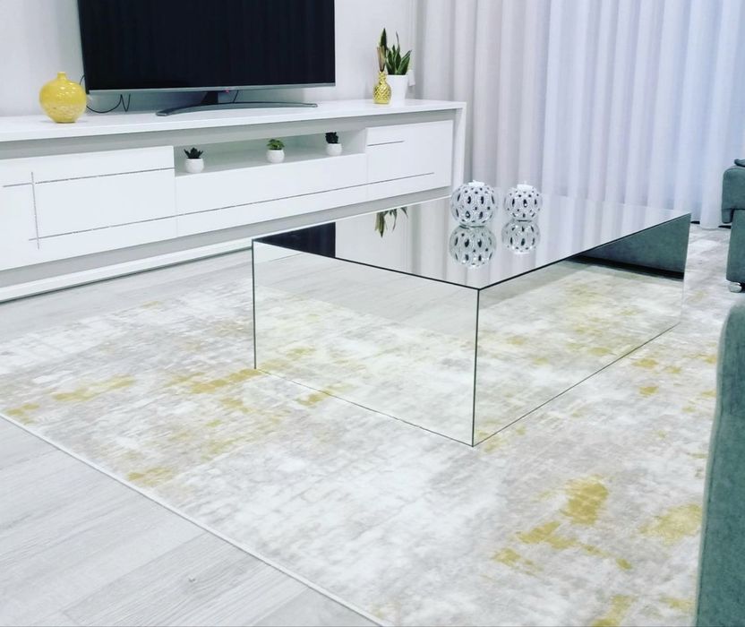 Mesa centro sala espelhada