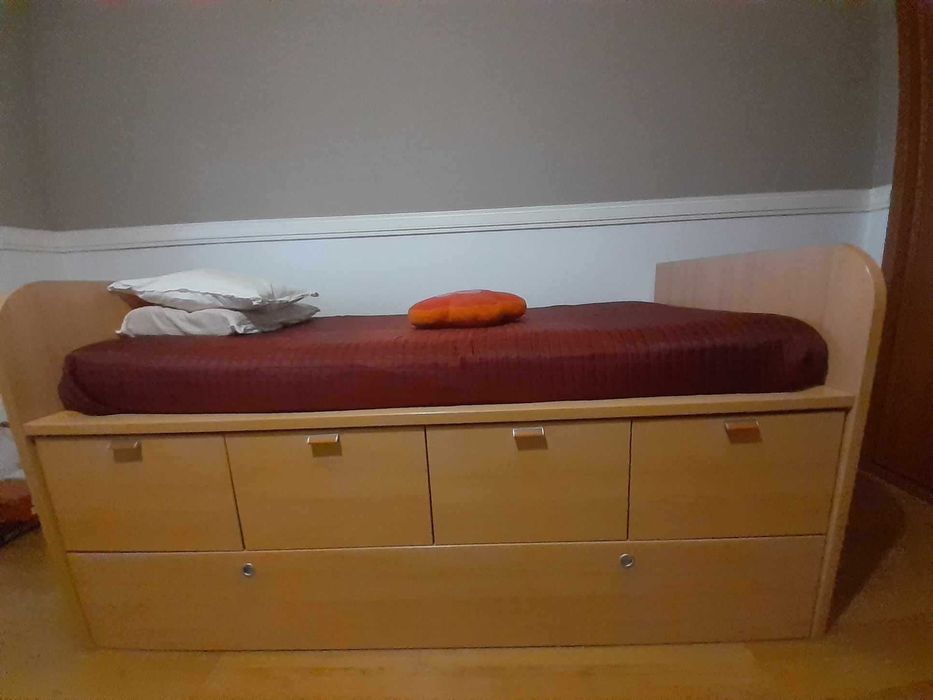 Mobília de quarto de criança com muita arrumação
