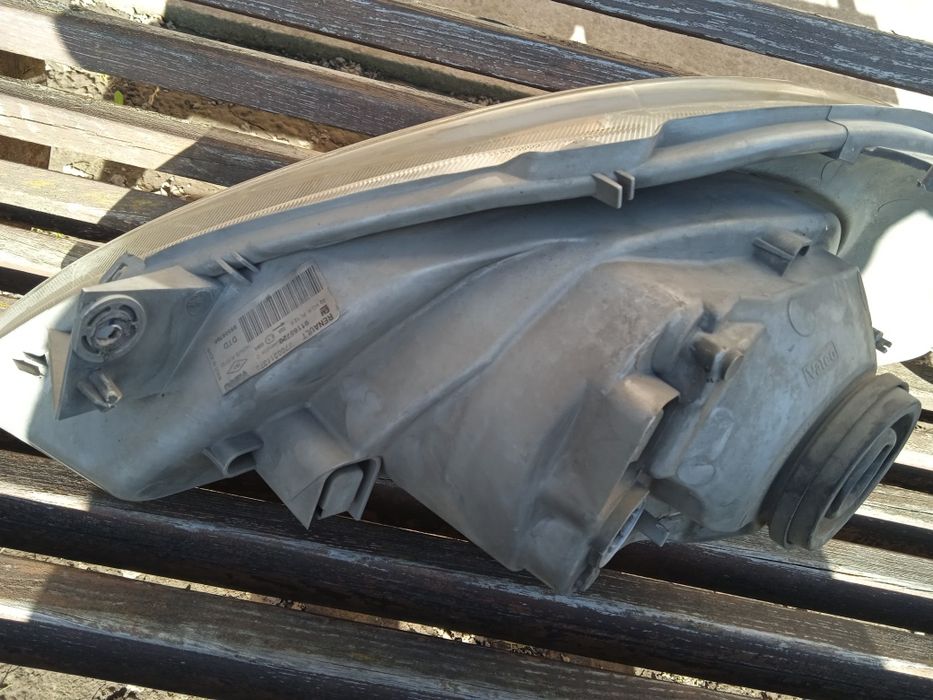 Оригінал  Фари    Рено трафік б.у.