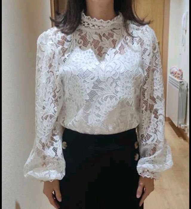 Bluzka biała koronkowa elegancka nowa śliczna ze stójką