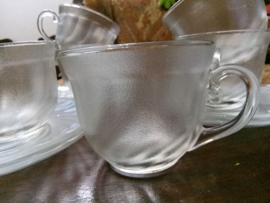 Chávenas de chá com pratos "ARCOROC"
