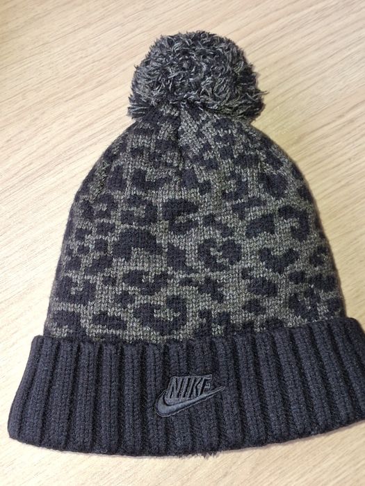 Фирменная зимняя шапка NIKE