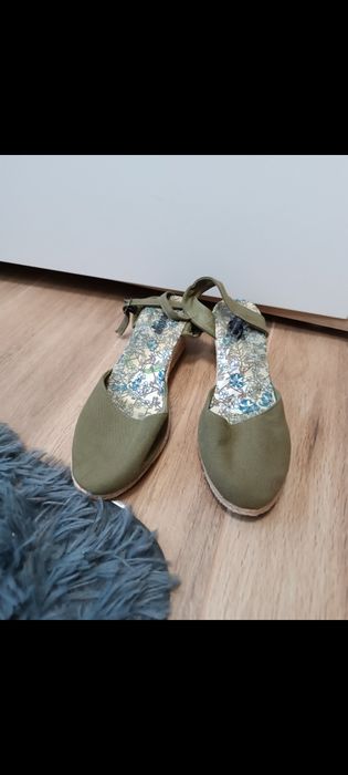 Espadryle na koturnie khaki