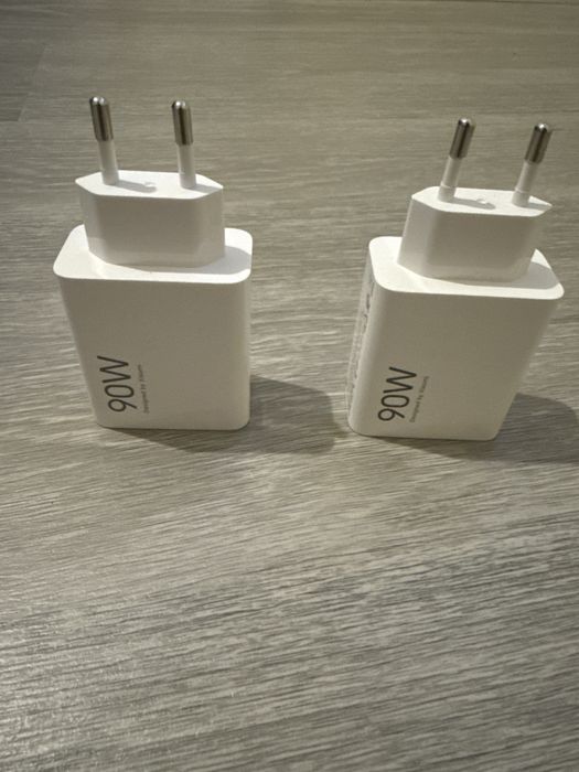 2 carregadores 90w  xiaomi