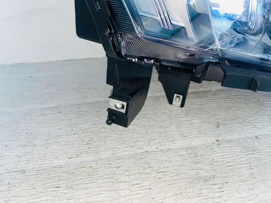 Farol Direito Chevrolet Cruze - 2009 / 2023
