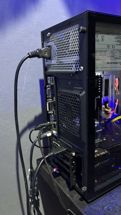 Kompter Intelzeon i7 gtx970 12GB ram