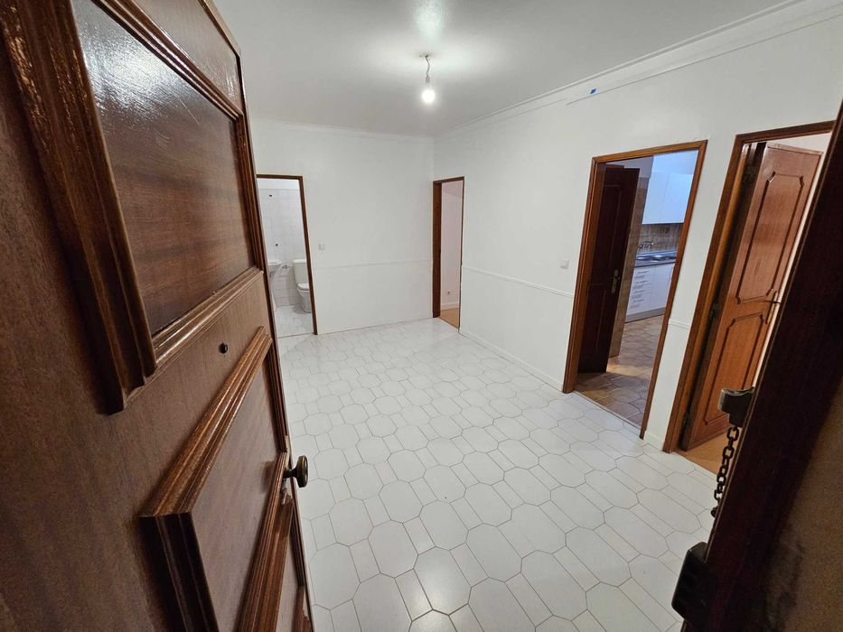 Apartamento Queluz T1+1 - Pronto a habitar