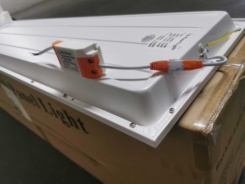 Armaduras / Focos / Projetores Led retangulares Embutir ( NOVOS )