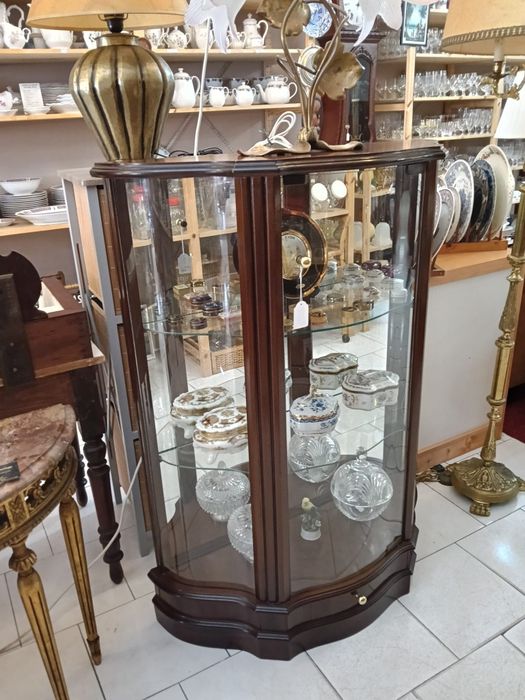 Móvel  /  Vitrine