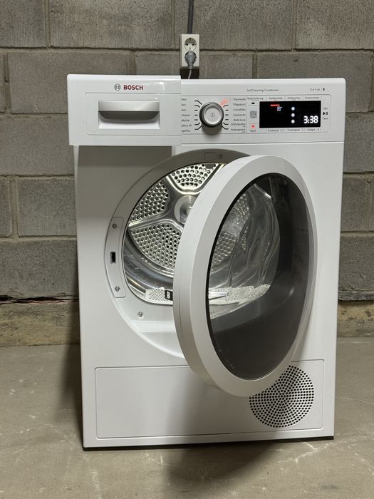 Сушильна машина Bosch WTW87541