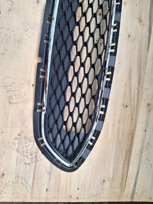 FORD FIESTA MK8 grill atrapa 2017 +