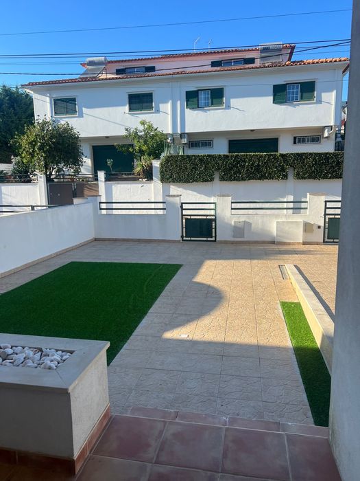 Moradia geminada em Sao Joao dos Montes/ Alhandra