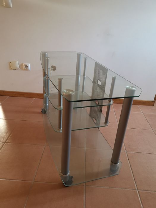 Móvel para TV em vidro