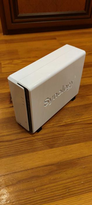 NAS сервер Synology DS120j