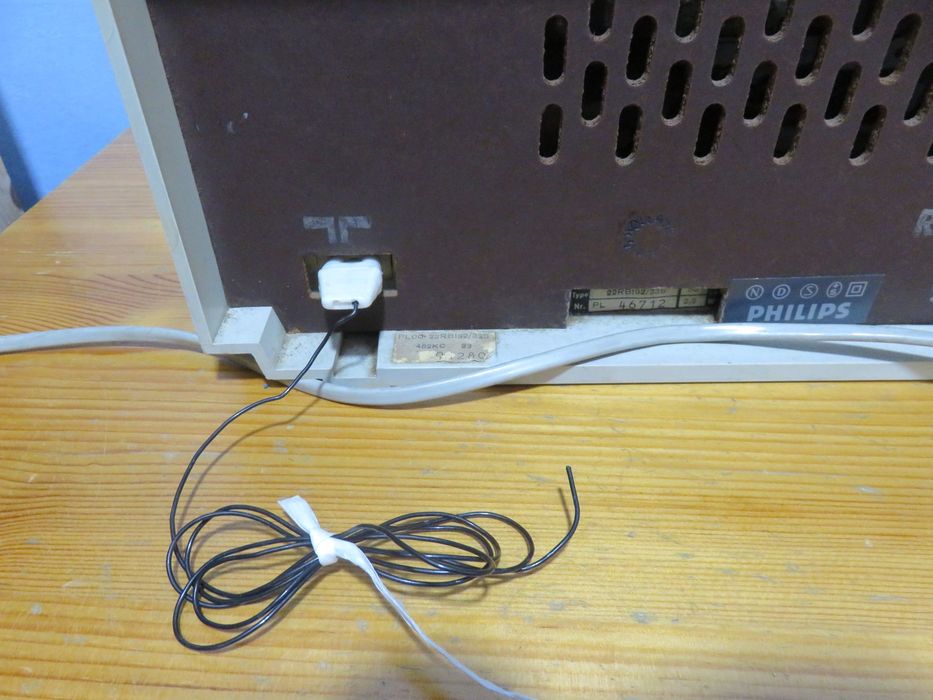 Radio PHILIPS antigo / vintage - com defeito