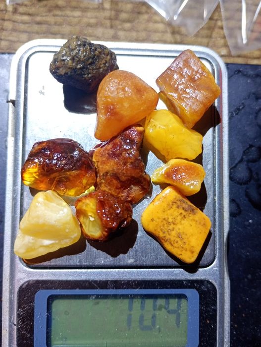 Bursztyn Bałtycki surowy 10szt