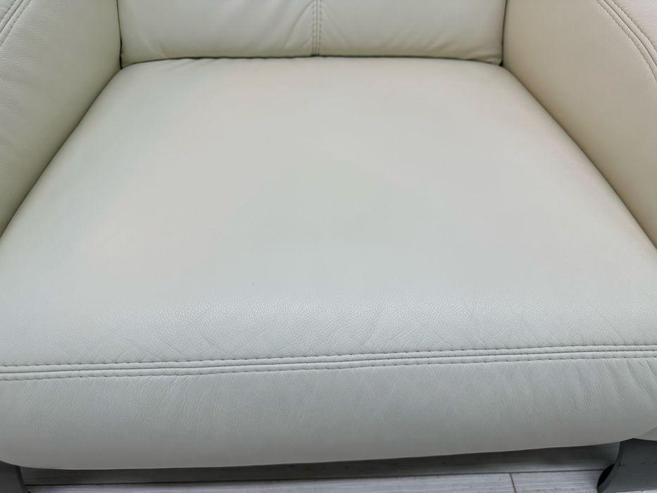 Стильне шкіряне крісло з Європи