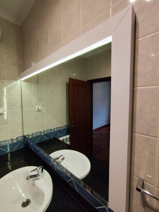 Espelho Led lacado em branco
