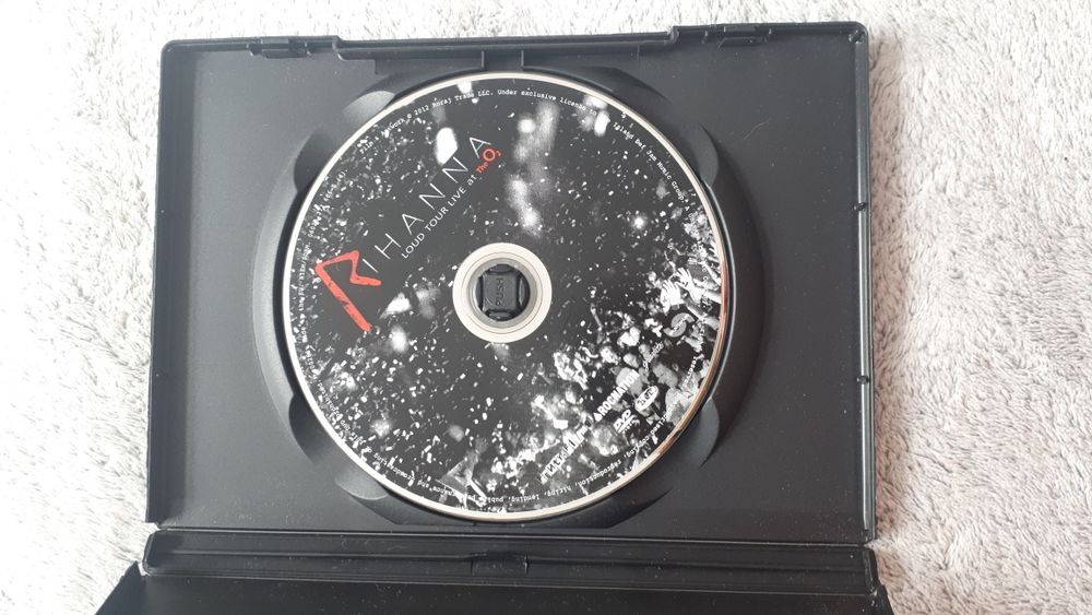 Rihanna LOUD live tour DVD