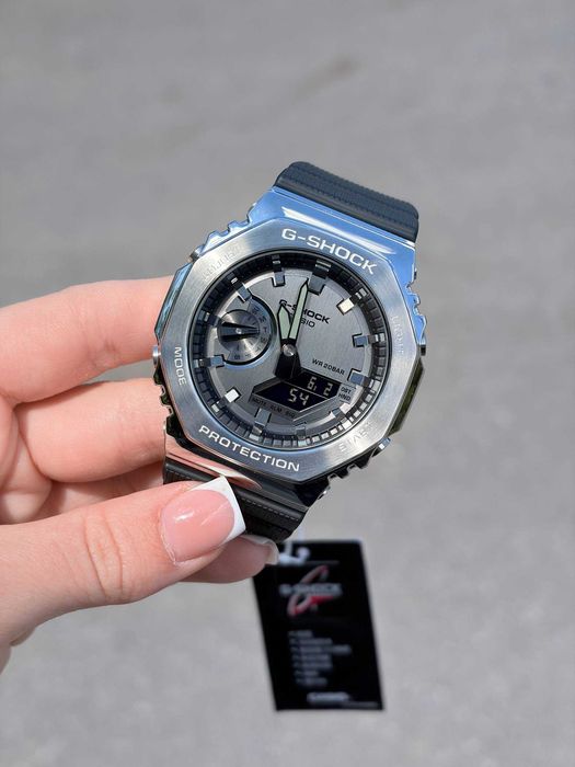 Чоловічий годинник CASIO G-SHOCK GM-2100-1A.