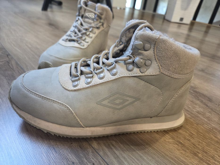 Buty młodzieżowe ocieplane Umbro r.39