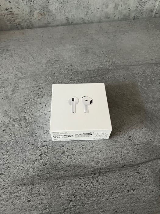 Słuchawki AirPods 4 oryginalne bez ANC